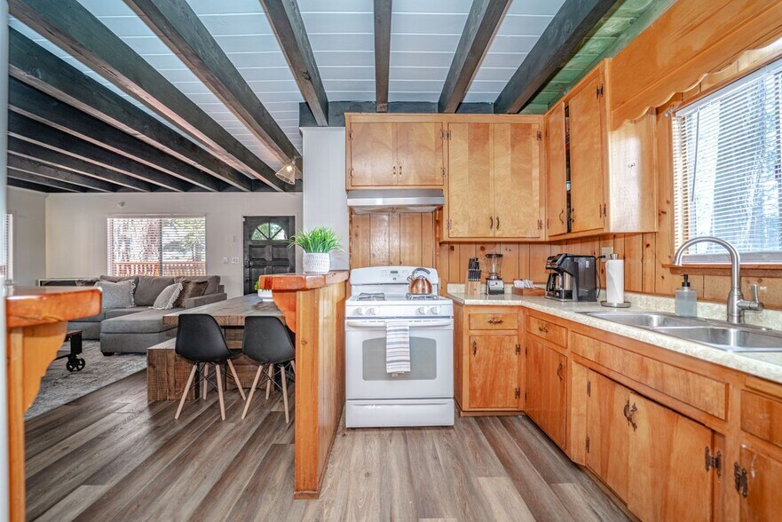 Building Photo - 39383 Moab Ln