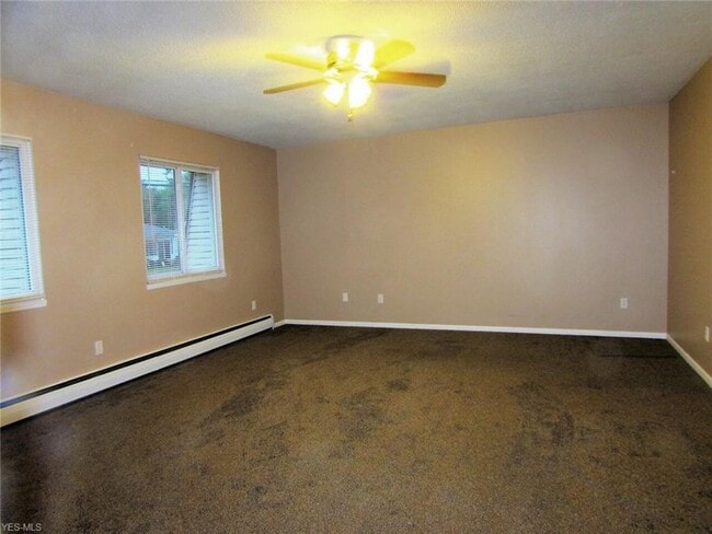 Building Photo - 402 Woodland Ave