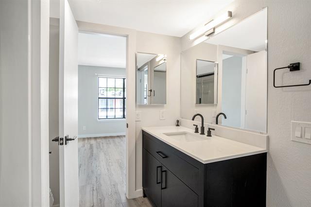 Building Photo - 618 W Collins St