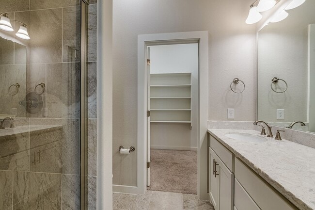 Building Photo - 1237 Pebblebrook Dr