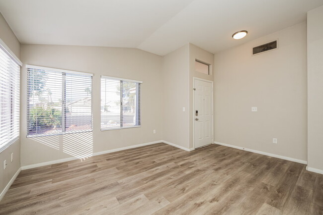 Building Photo - 4404 La Lima Ct