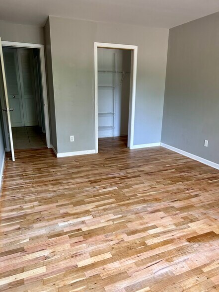 Building Photo - 616 Lynn Ave