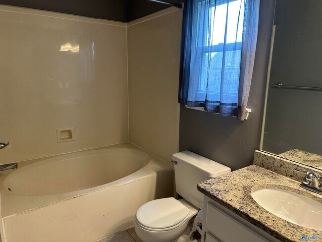 Building Photo - 115 Turnbrook Dr SW