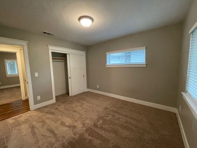 Building Photo - Classic Home with Modern Remodel and Huge Backyard in Desirable Arden Park Neighborhood!