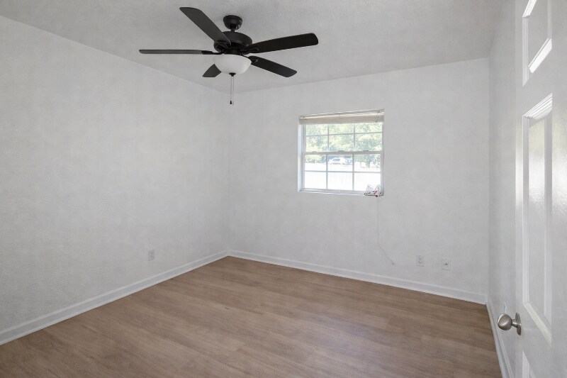 Building Photo - 640 Jasmine Rd