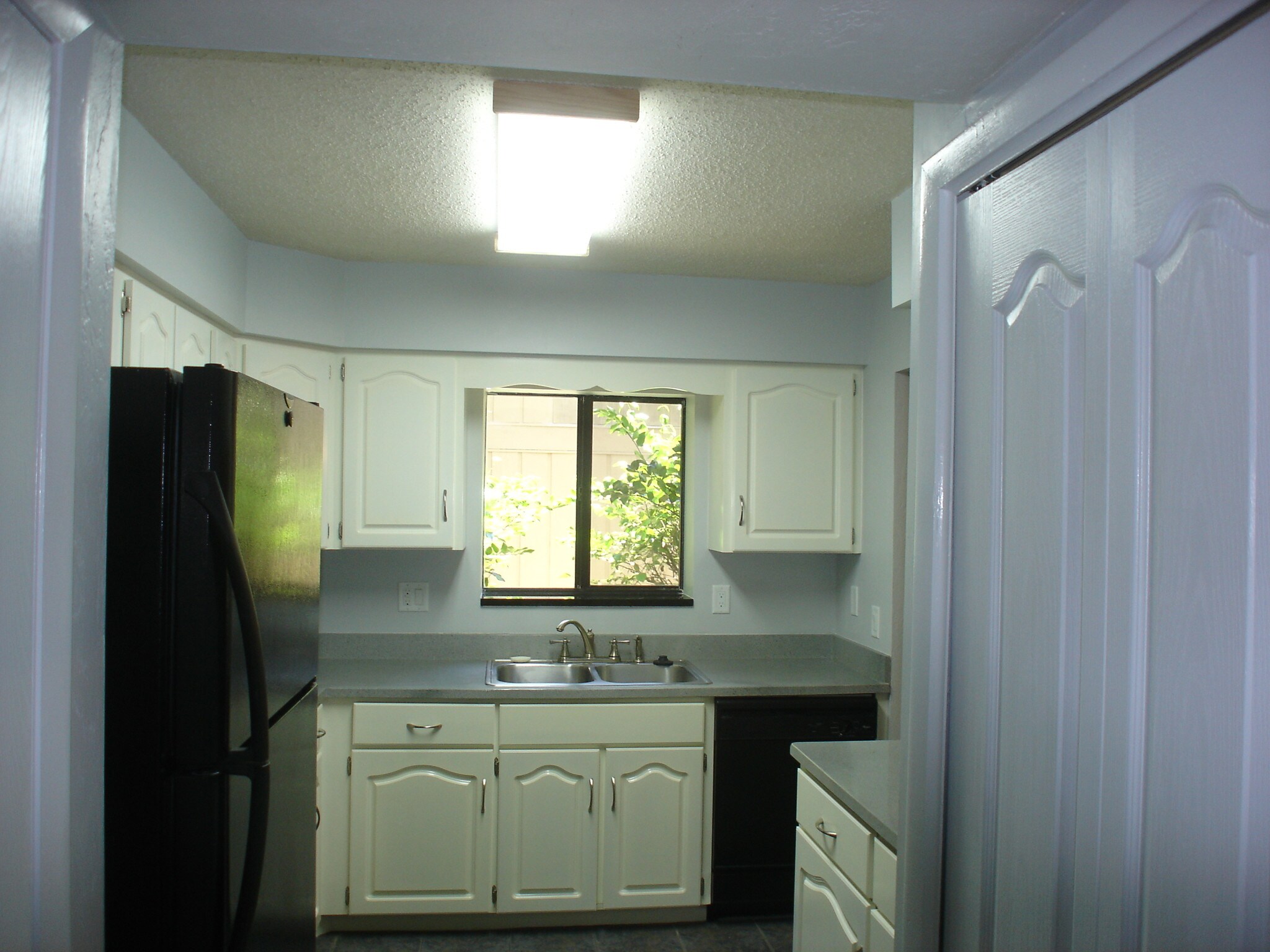 Kitchen - 9 Glen Arbor Park