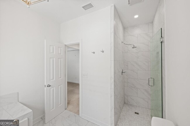 Building Photo - 1410 Club Dr