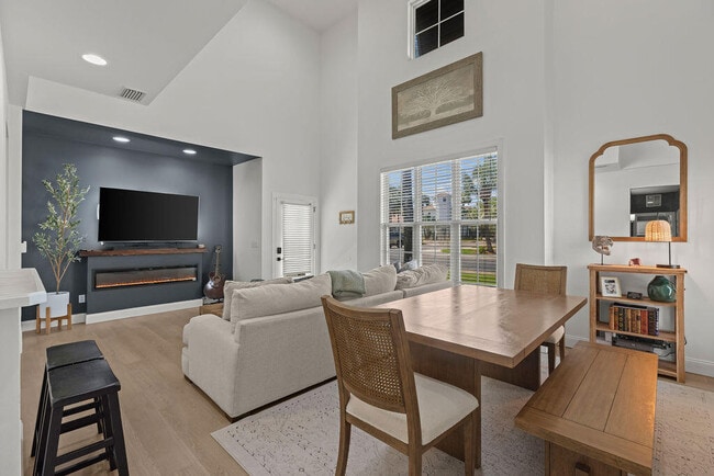 Building Photo - 97 Mantero Way