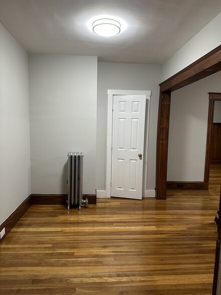 Building Photo - 97 Wellsmere Rd