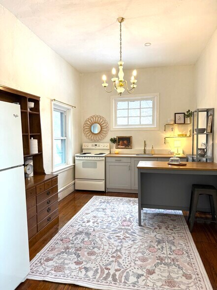 Building Photo - 206 N Bethlehem Pike