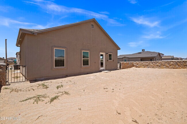 Building Photo - 1060 Summer Rain St