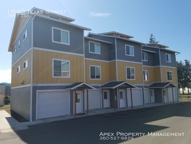 Primary Photo - Central Bellingham - Eureka Townhomes