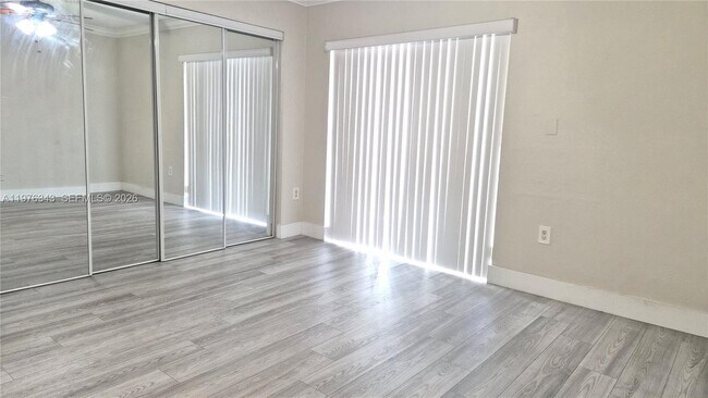 Building Photo - 7220 Fairway Dr