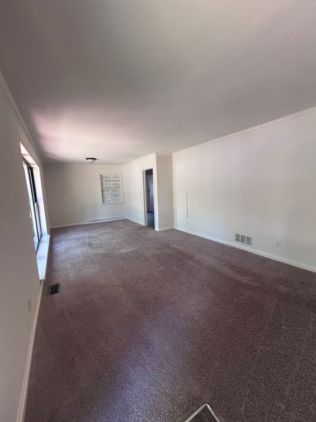 Building Photo - Great 3 bedroom home available in East Charlotte
