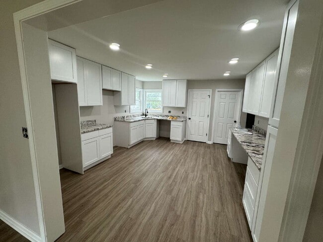 Building Photo - Five Bedrooms. Two Bathrooms. One Perfect ...