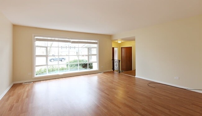 Building Photo - 422 N Arizona Ave