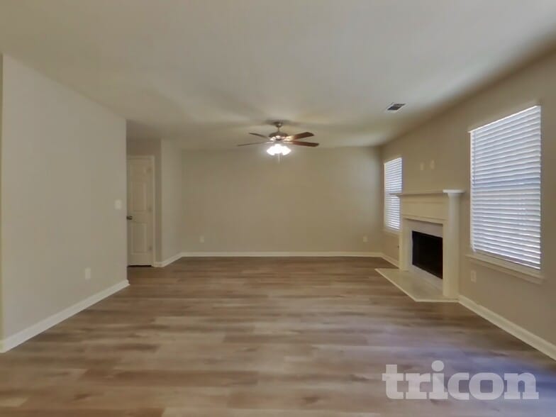 Building Photo - 128 Hidden Creek Dr