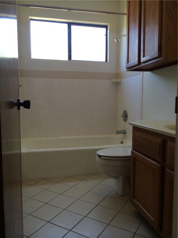 Building Photo - 6604 Hart Ln