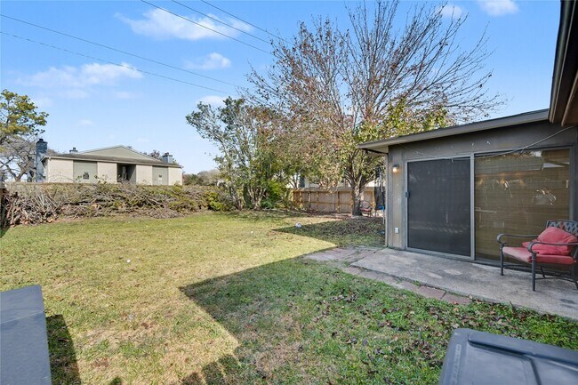 Building Photo - 319 Richvale Ln