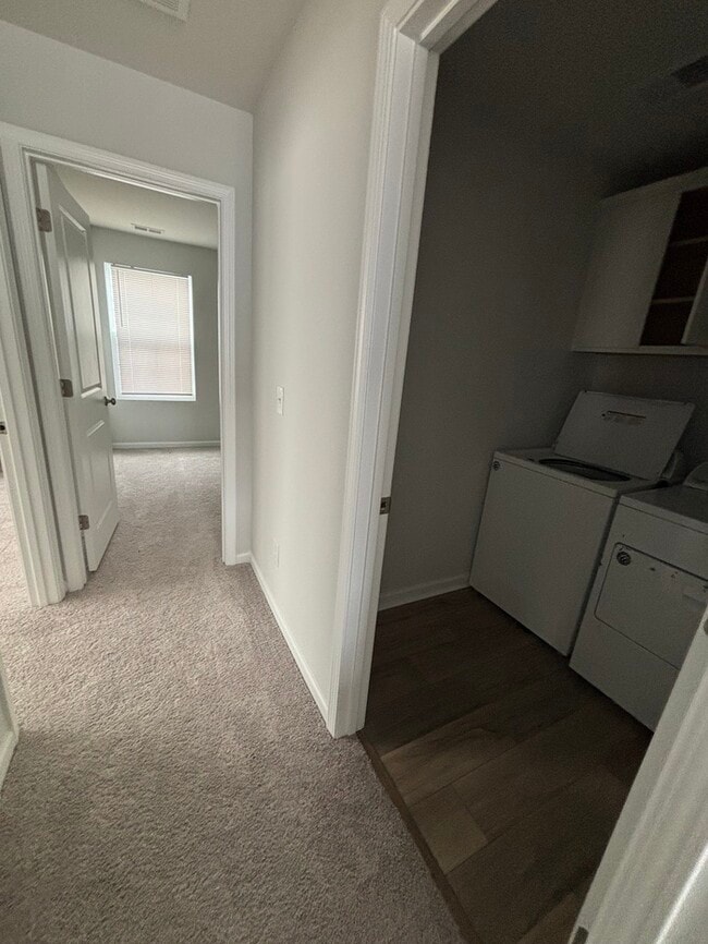 Building Photo - 364 Hardwick Dr