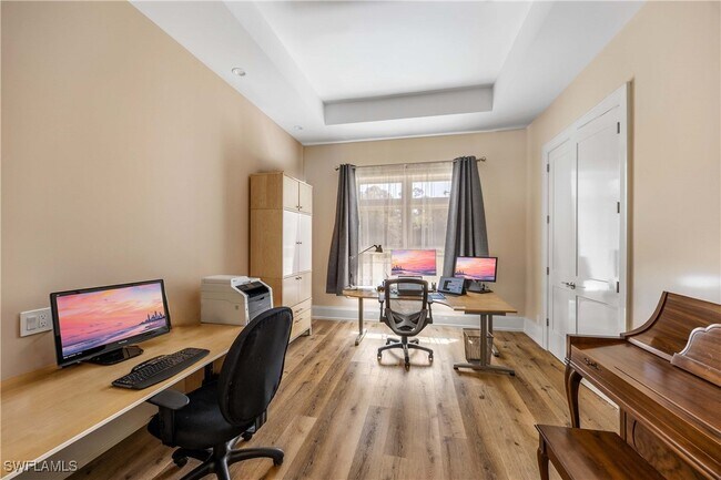 Building Photo - 4885 Tamarind Ridge Dr