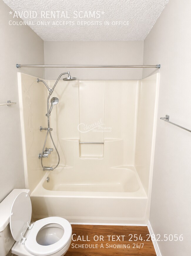 Building Photo - 3704 Saratoga-