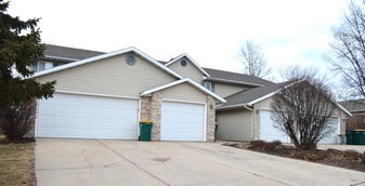 Building Photo - 207 School Rd