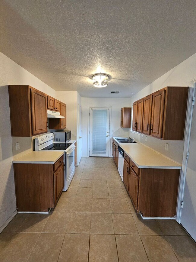 Building Photo - 2400 Desert Willow Terrace