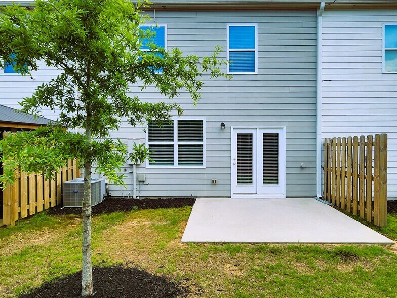 Building Photo - 5256 Barberry Ave