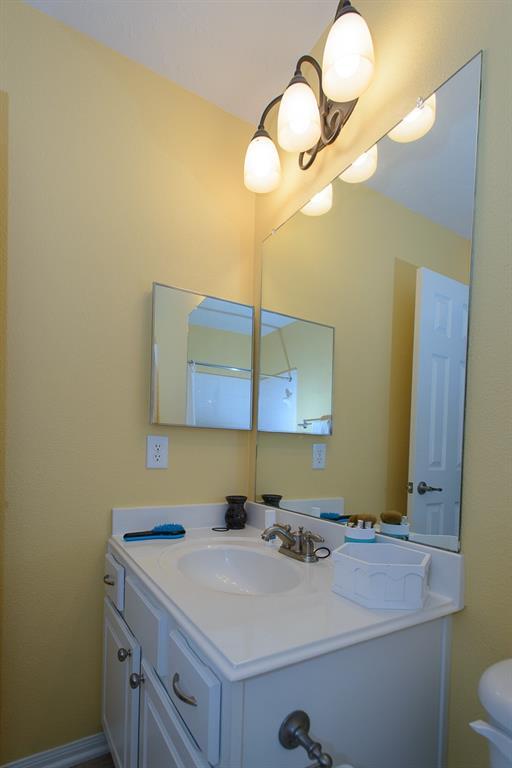 Building Photo - 25126 Knob Pines Ct