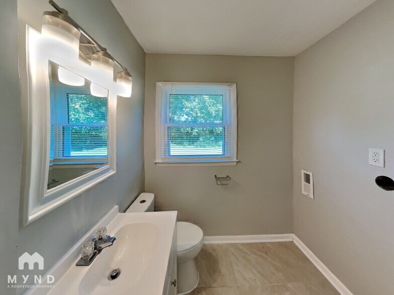 Building Photo - 307 King Arthur Trail