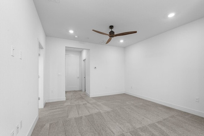 Building Photo - Modern 3 Bedroom 2 Bath Downtown Livermore