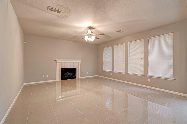 Building Photo - 2130 Autumn Fern Dr