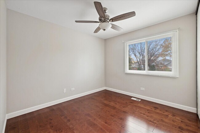 Building Photo - 20 S Parliament Way