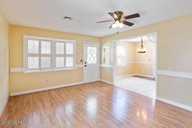 Building Photo - 931 Cypress Ave