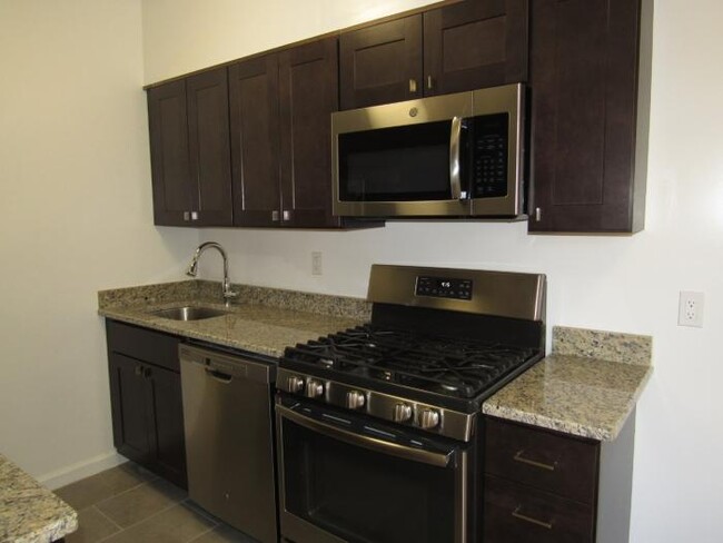 Building Photo - 2 bedroom in Flushing NY 11374