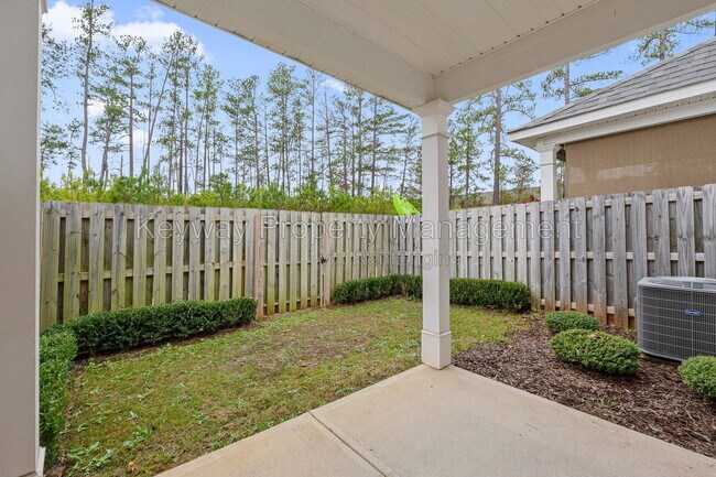 Building Photo - 315 Sumac Trail