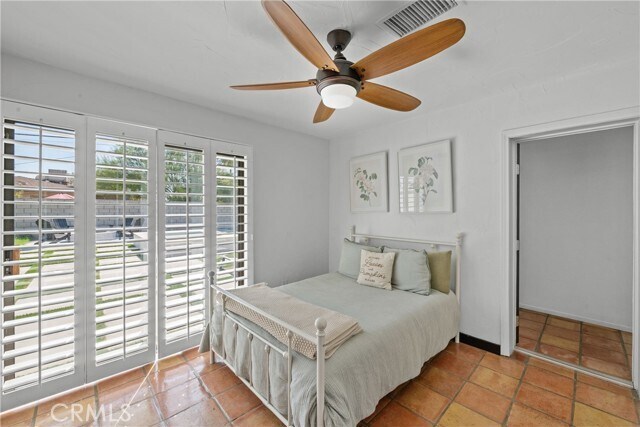 Building Photo - 642 S Mountain View Dr