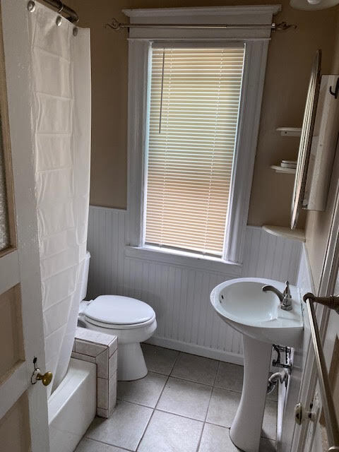 Building Photo - 421 Baker St