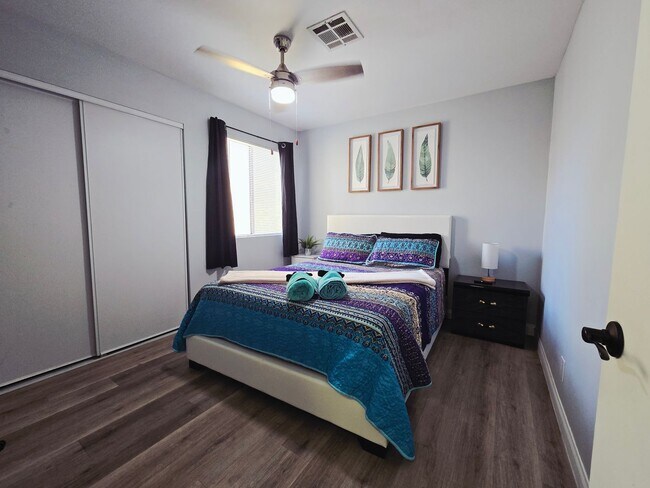 Building Photo - Fully Furnished 2-Bedroom Townhouse Near the Strip, UNLV & Airport