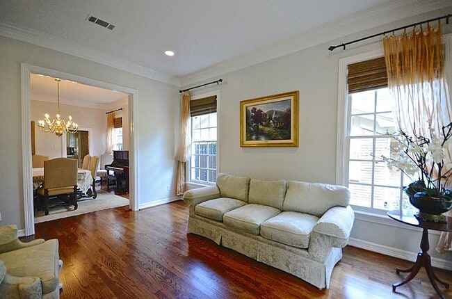 Building Photo - 4142 Villanova St