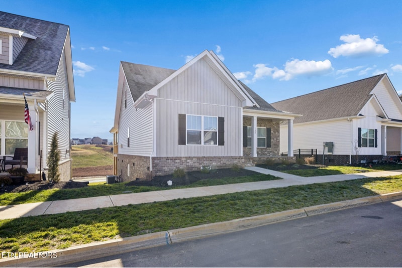 Building Photo - 122 Roseberry St