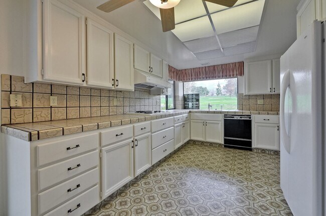 Building Photo - Wow! What a Great Home! Available Soon!