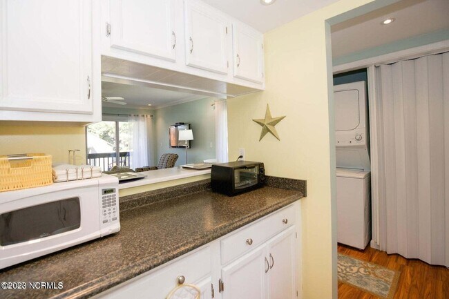 Building Photo - 250 Sugar Gum Ln