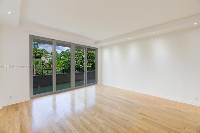 Building Photo - 151 Crandon Blvd