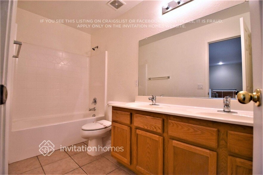 Building Photo - 10925 W Coolidge St