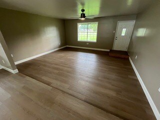 Building Photo - 811 Lebesque Rd