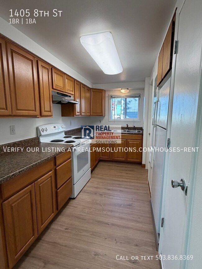 Building Photo - 1405 8th St