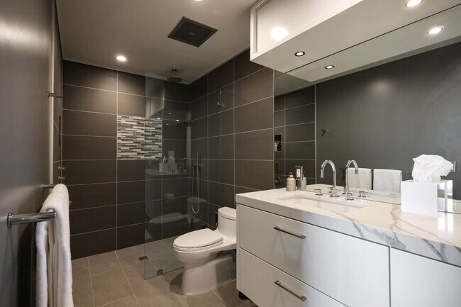 Building Photo - 575 Sixth Ave