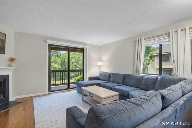 Building Photo - 9 Avon Ct